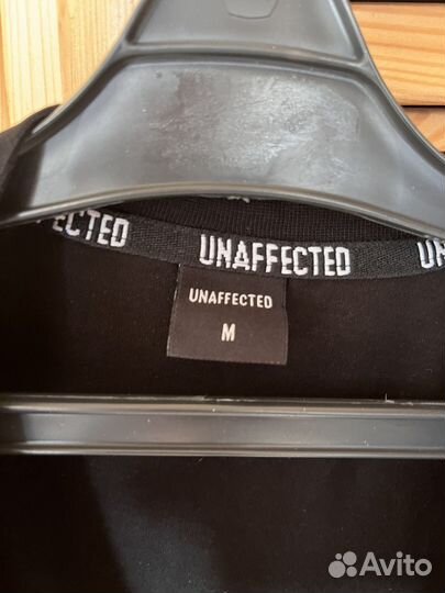 Футболка unaffected