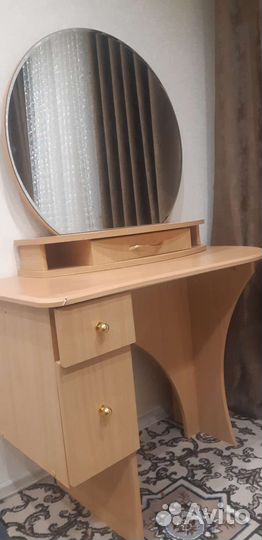 Гримерное зеркало со столом бу