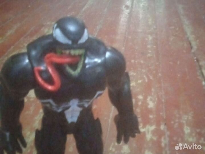 Настольная фигурка