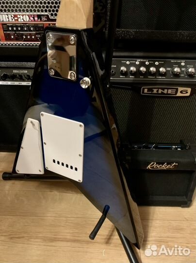 Электрогитара Стрела + Комбик (комплект)