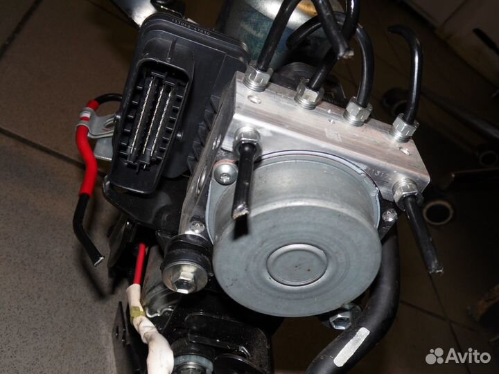 Блок абс ABS в сборе Тойота Приус 50