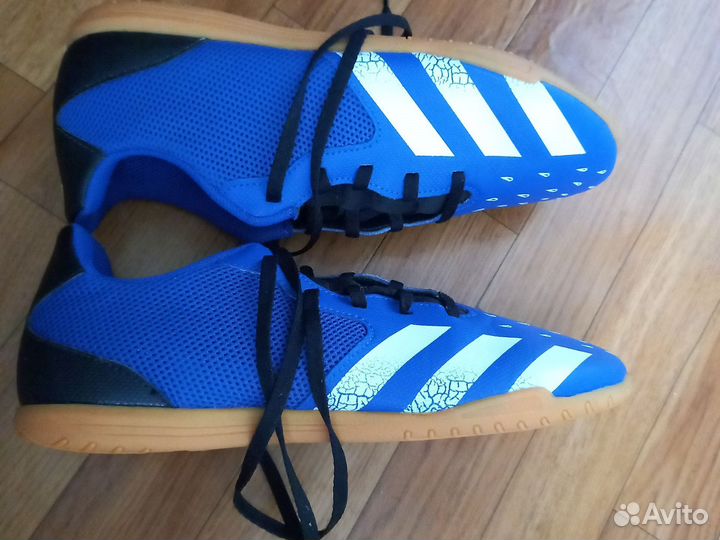 Бутсы adidas новые 39) 40)