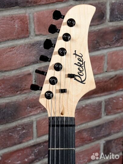 Электрогитара + Комбик + Аксессуары (Комплект)