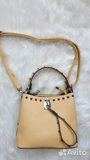 Сумка с заклёпками