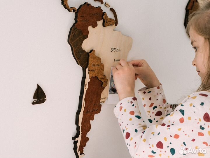 Карта мира из дерева