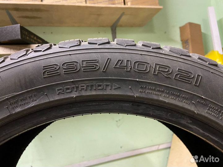 Nokian Tyres Hakkapeliitta 9 SUV 295/40 R21 96