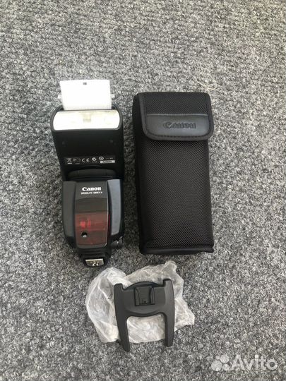 Зеркальный фотоаппарат Canon EOS 550 D