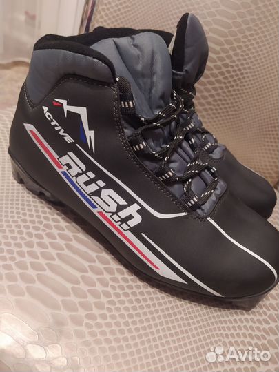 Лыжные ботинки