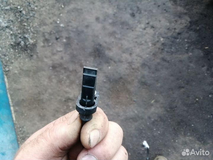 Датчик ABS задний Range Rover Sport 2 L494