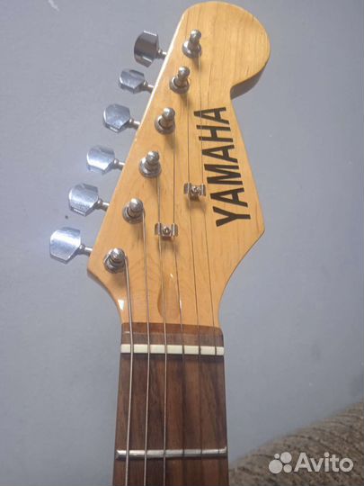 Электрогитара yamaha