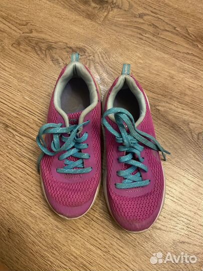 Кроссовки 33.5