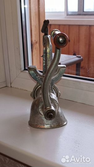 Мясорубка ручная СССР чугунная