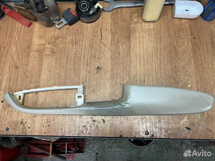 Обшивка подлокотника двери RX300/330/400h