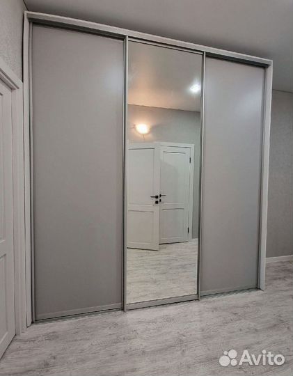 Современный шкаф