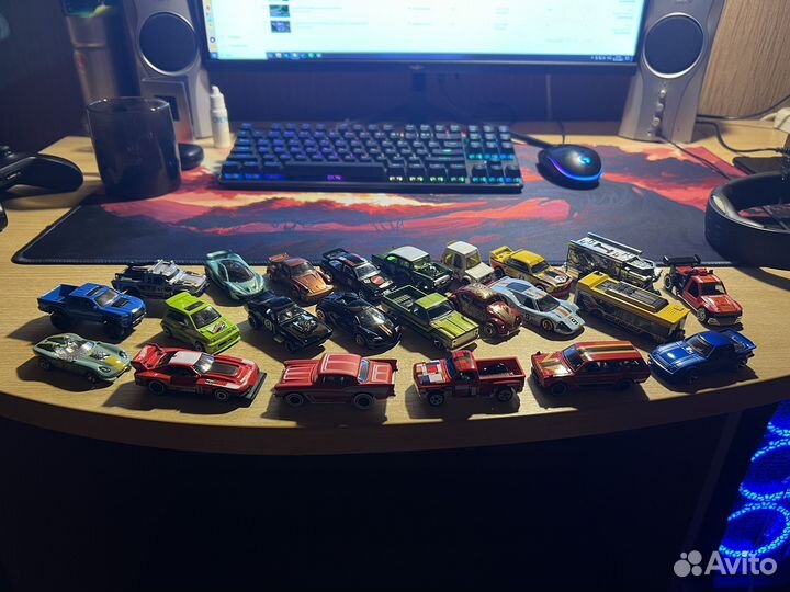 Коллекционные машинки 1:64