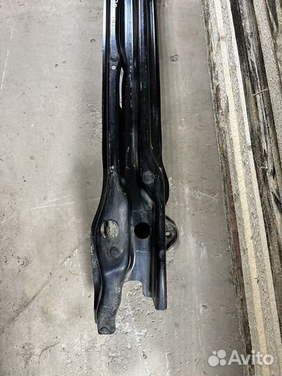 Задний усилитель бампера bmw g20