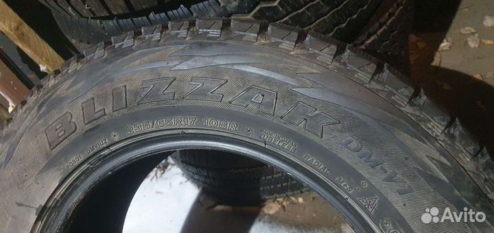 Bridgestone Blizzak DM-V1 235/65 R17 108R