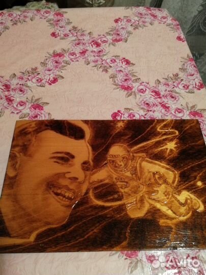 Сувенир панно Космонавт Гагарин