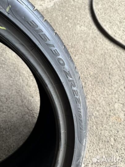 Pirelli P Zero PZ4 315/30 R22 107Y