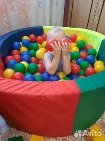 Сухой бассейн с шариками