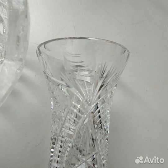 Хрустальные вазы по 200
