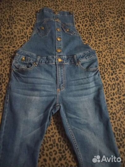 Продам комбинезон джинсовый