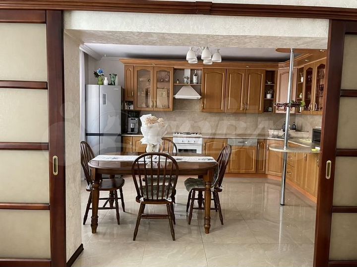 3-к. квартира, 106 м², 7/7 эт.