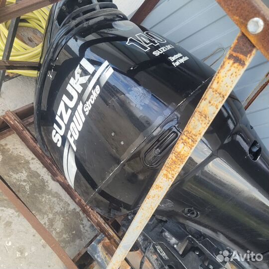 Продам лодочный мотор suzuki DF 140