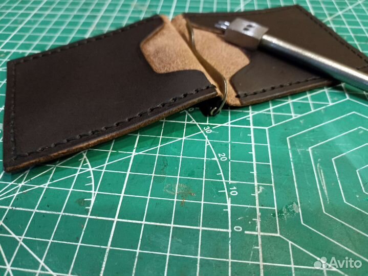 Зажим для денег ручная работа