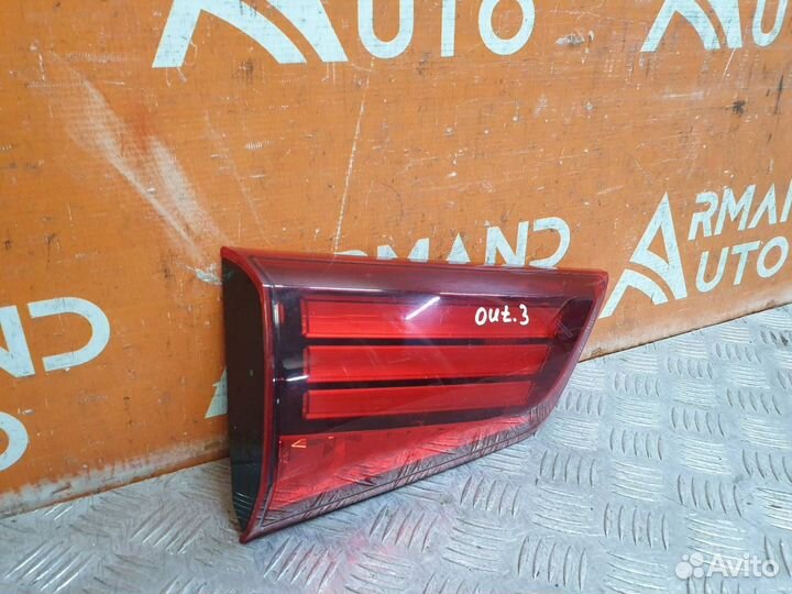 Фонарь внутренний левый Mitsubishi Outlander 3