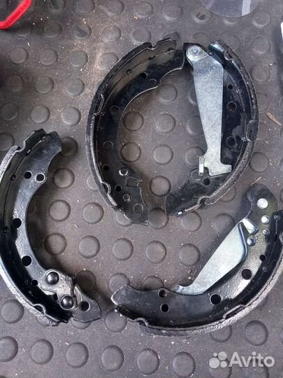 Тормозные колодки комплект