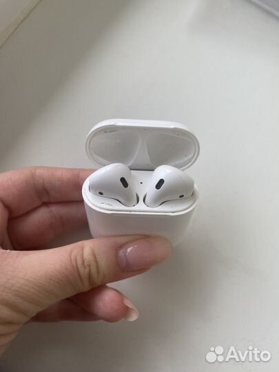 Беспроводные наушники apple airpods