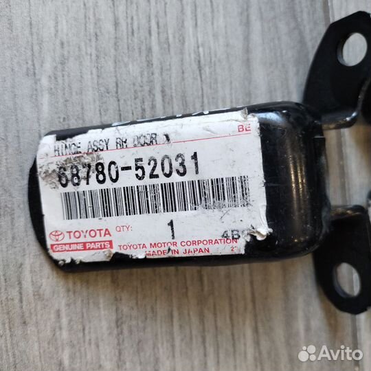 Петли задней левой двери Камри 40 комплект