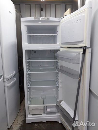 Холодильник б/у Hotpoint-Ariston rmta1167.05