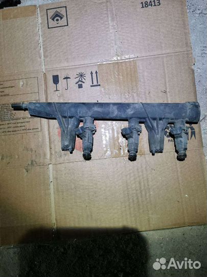 Рейка топливная (рампа) Citroen C-Elysee sedan 1.2