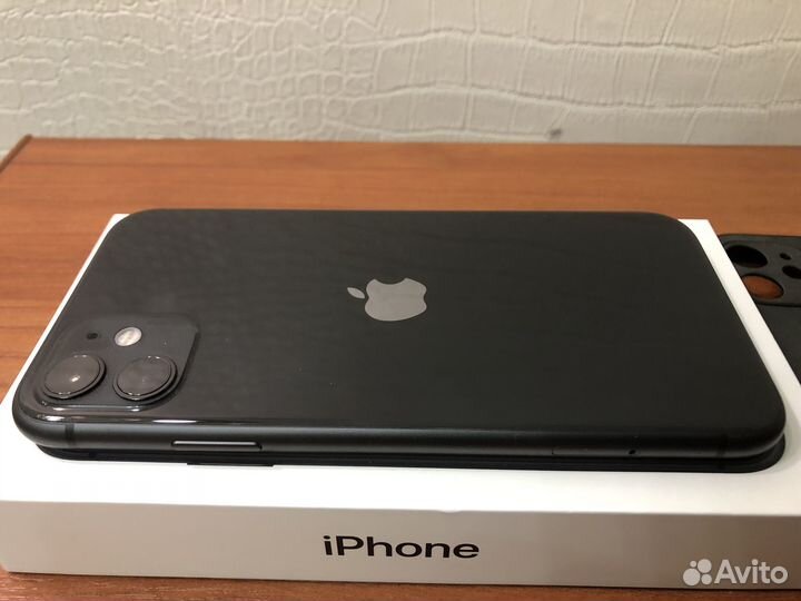 iPhone 11, 64 ГБ