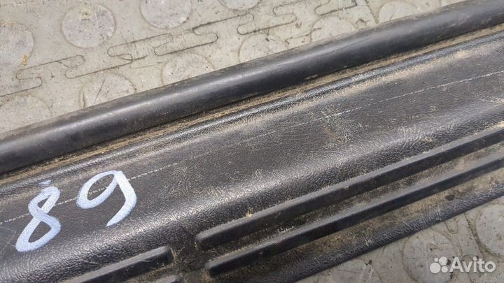 Накладка на порог левая передняя Chevrolet Tahoe, 2003