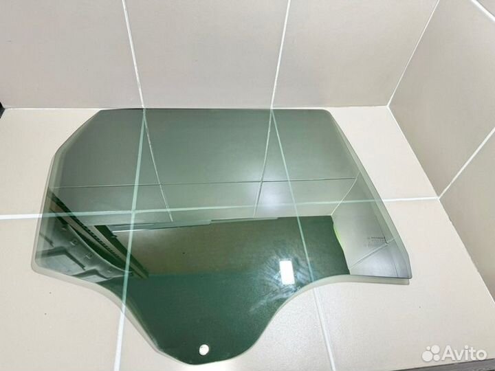 Стекло заднее правое Renault Duster 2 2021