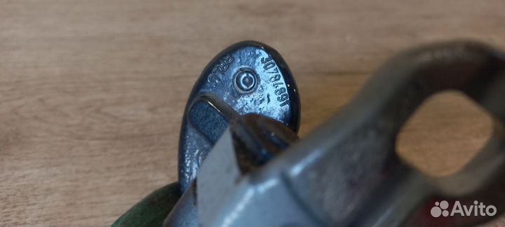 Петля двери задняя левая Volvo S40, v50