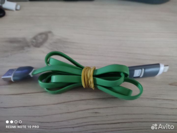 Комбикабель microusb+штекеiphone и синий магнитный