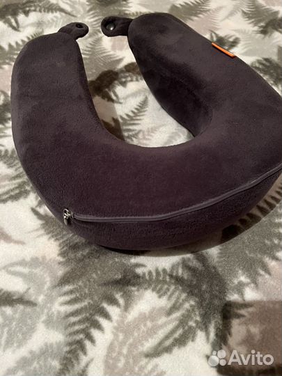 Воротник под голову на кнопке