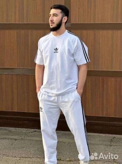 Спортивный мужской костюм адидас