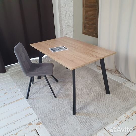 Письменный стол Ник Дуб 130*80 см. Черные ножки