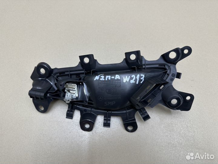 Ручка двери внутренняя правая Mercedes W213