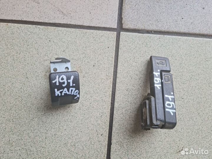 Замок багажника капота Mitsubishi Lancer X