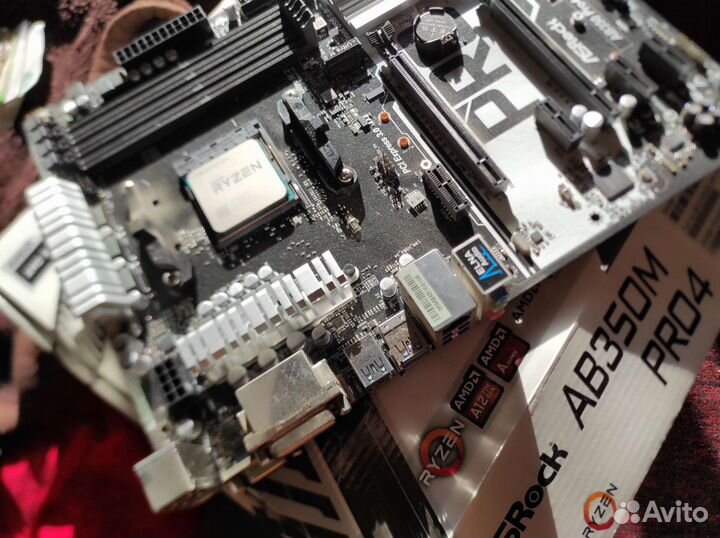 Материнская плата с процессором am4