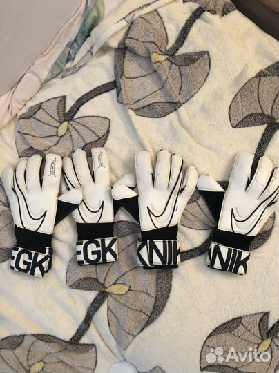 Перчатки футбольные nike полупрофессиональные