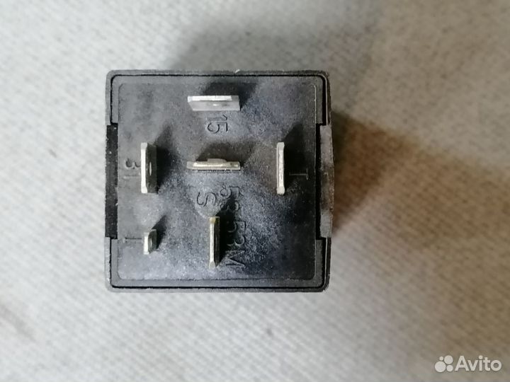 Реле стеклоочистителей №99 357955531 VW Passat B4