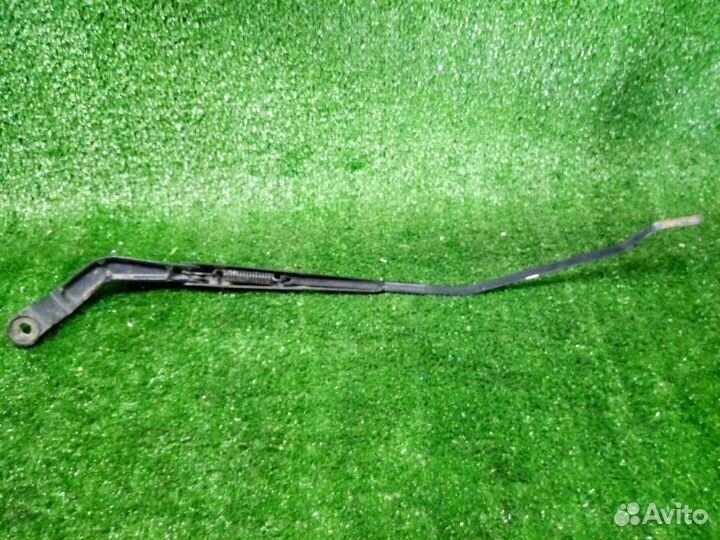 Поводок дворника передний правый Nissan Almera N16