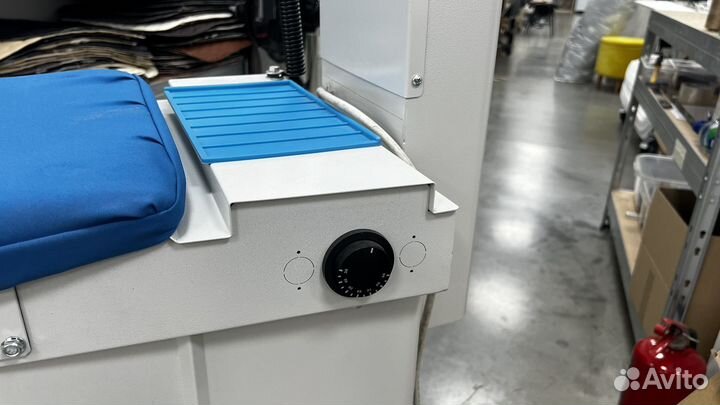 Гладильный стол с подогревом и вытяжкой